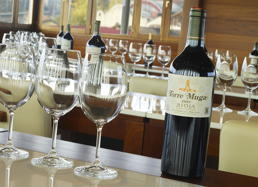 Tour + Introductory course in Wine Tasting Muga Winery